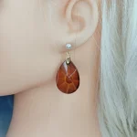 Boucles d'oreilles goutte ambré clou perle