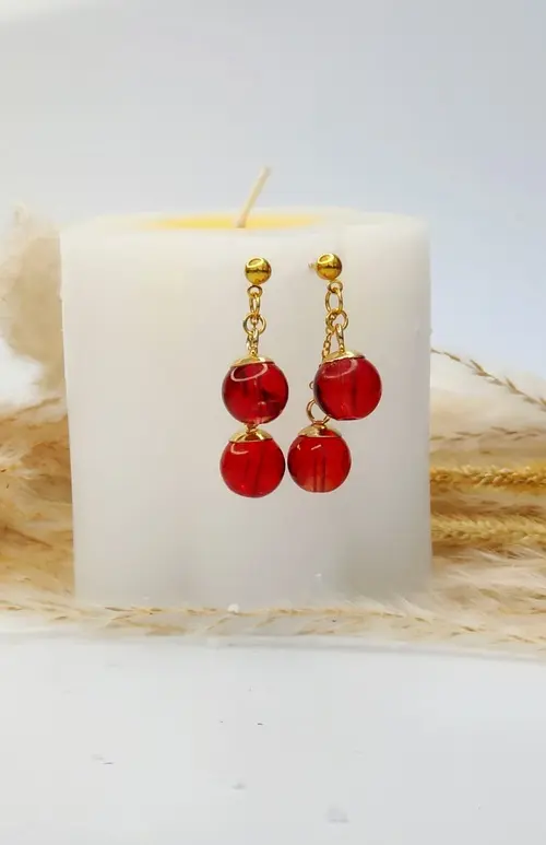 Boucles d'oreilles pampille boule verre coloré rouge vert ambre