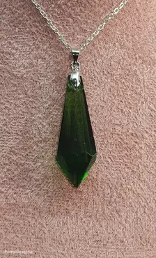 collier pampille en verre verte