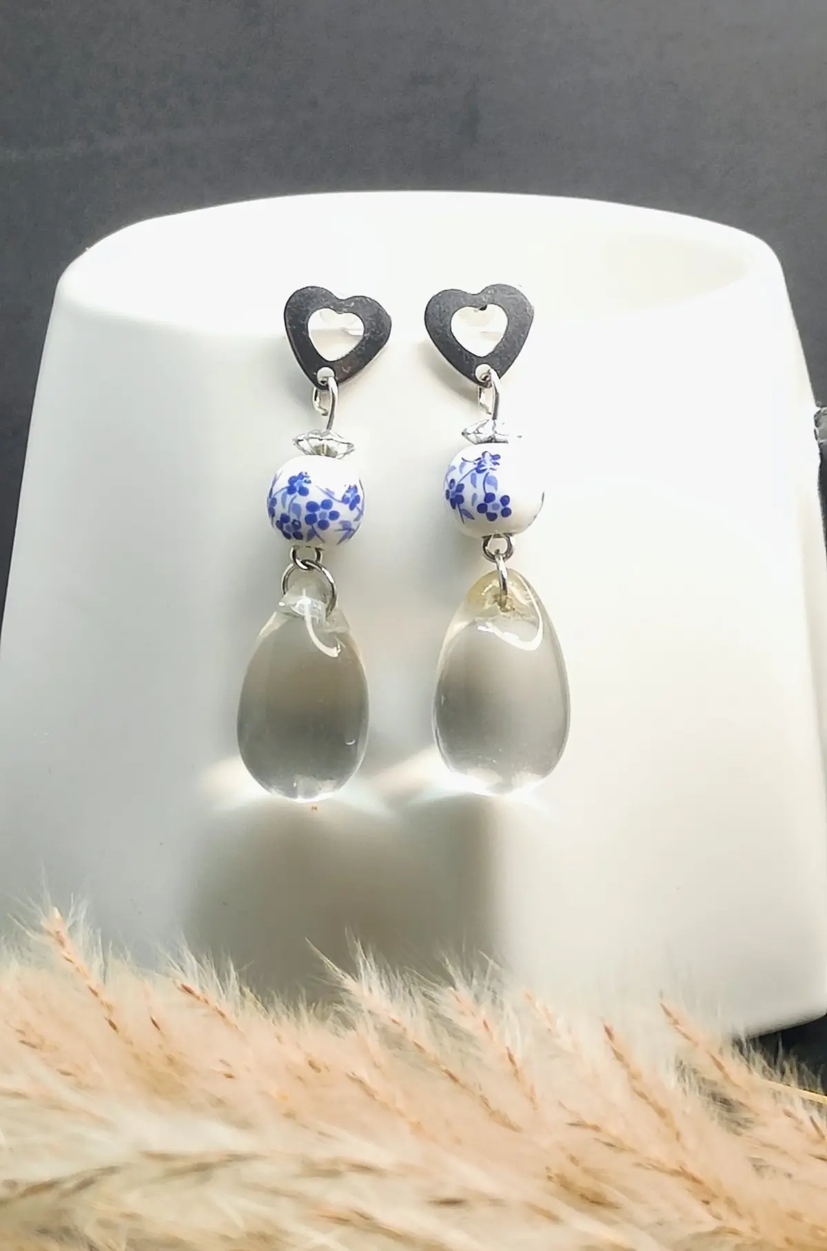 Boucles d’oreilles pampille goutte transparente et sa perle