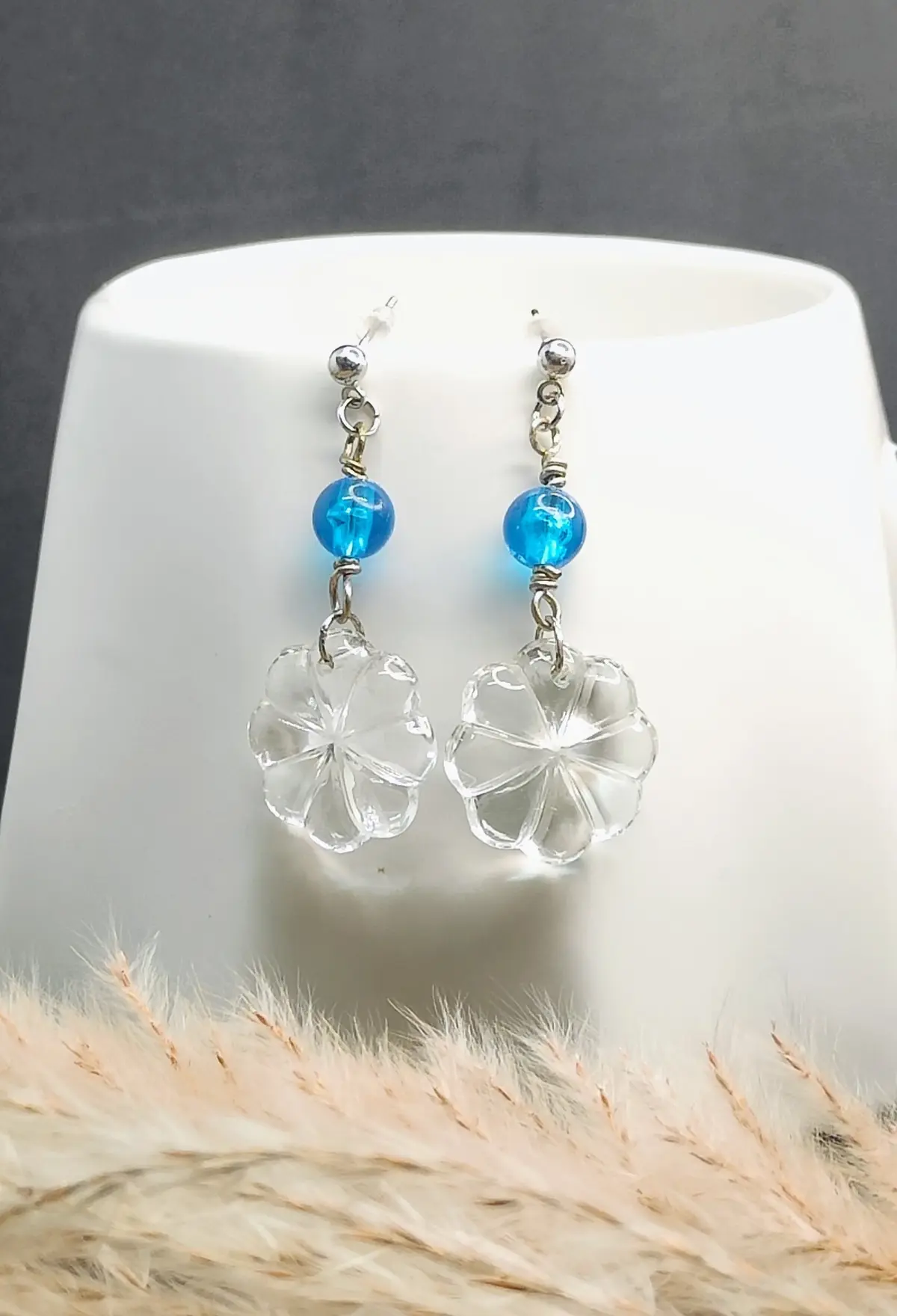 Boucles d’oreilles pampille fleur transparente
