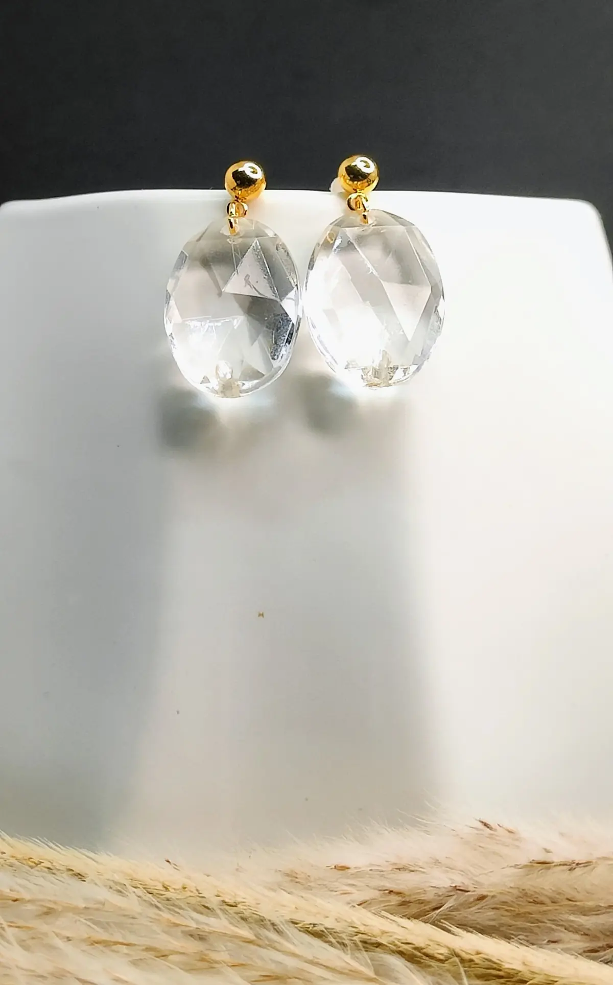 Boucles d’oreilles pampille facettée transparente