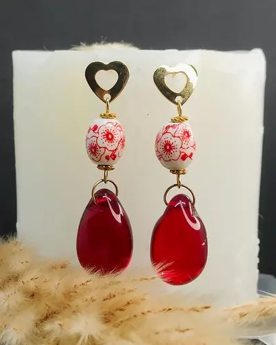 Boucles d’oreilles pampille goutte rouge & sa perle
