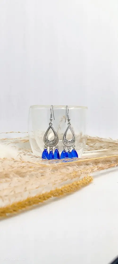 Boucles d’oreilles pampille bleue